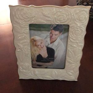 NIB LENOX IVORY ROSE FRAME